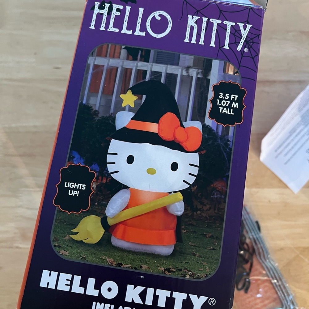 Hello Kitty Halloween Inflatable - Picture 3 of 5